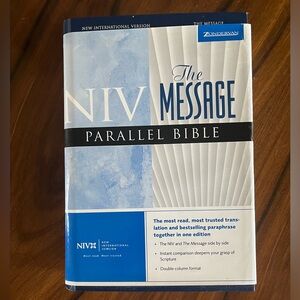 New International Version (NIV)/The Message Parallel Bible. Excellent Condition